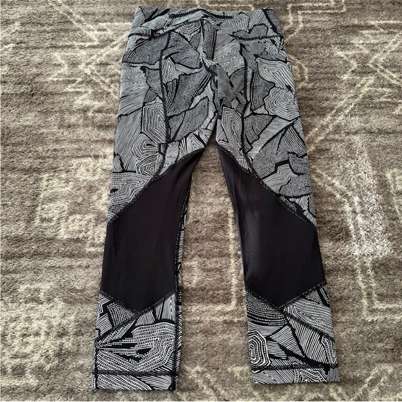 Lululemon Pace Rival Crop Full On Luxtreme Dottie Tribe White Black Leggings 4 - Picture 8 of 13